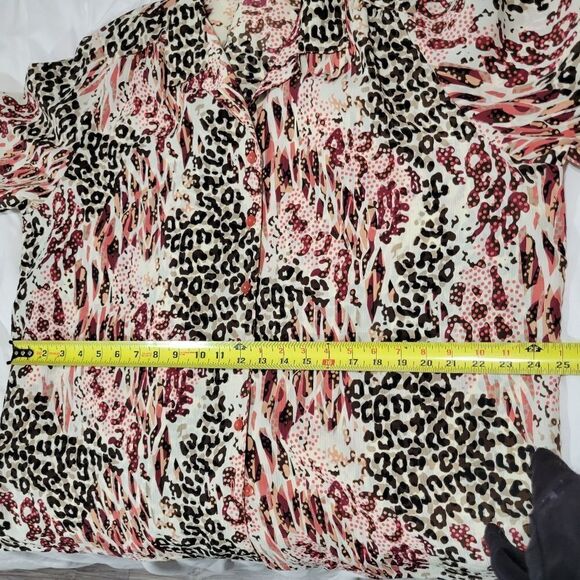 Donnkenny plus size women's animal print blouse - Picture 5 of 10
